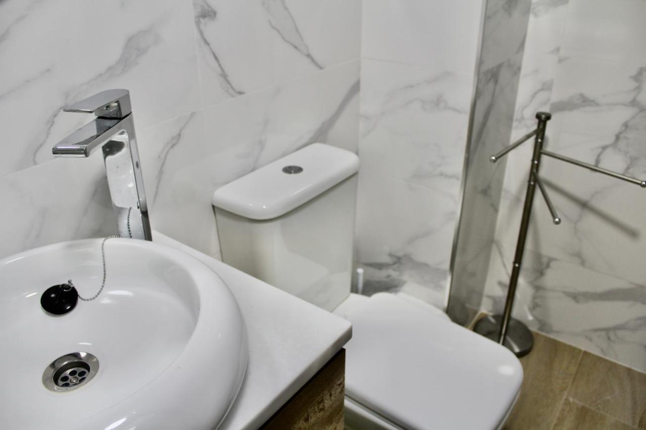 Wish Suite Basilica Севиля Екстериор снимка